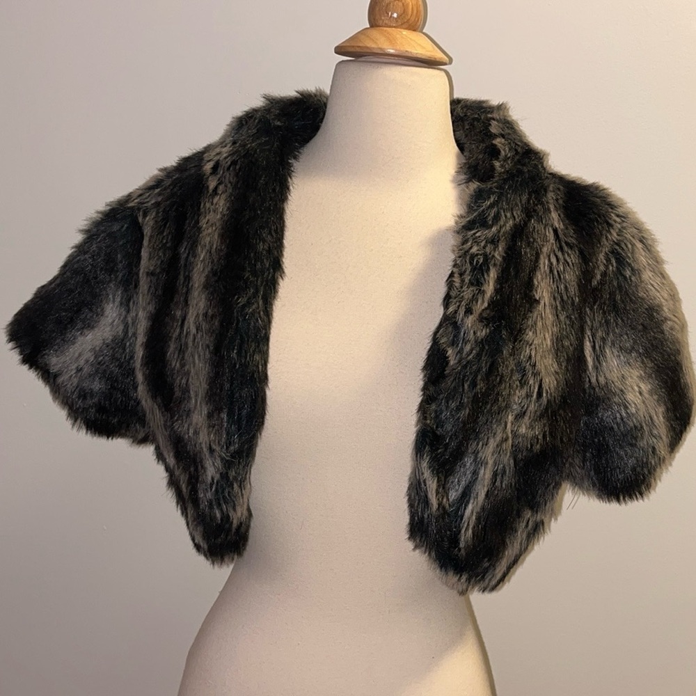 Faux fur cropped jacket.  NWT. Size small